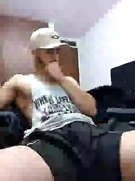 Snapshot of MAXIMUS_MASTE3 chatting on 02.17.25 MAXIMUS MASTE3 online show from 02.17.25