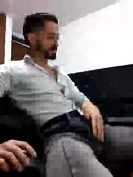 Snapshot of MAXIMUS_MASTE3 chatting on 02.18.25 MAXIMUS MASTE3 online show from 02.18.25