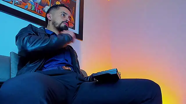 Snapshot of MAXIMUS_MASTE3 chatting on 09.08.25 MAXIMUS MASTE3 online show from 09.08.25