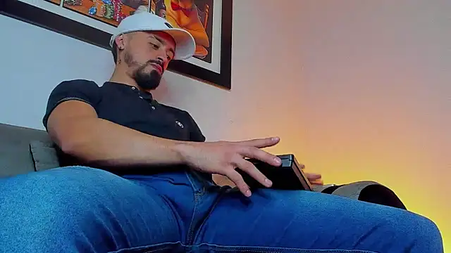 Snapshot of MAXIMUS_MASTE3 chatting on 09.22.25 MAXIMUS MASTE3 online show from 09.22.25