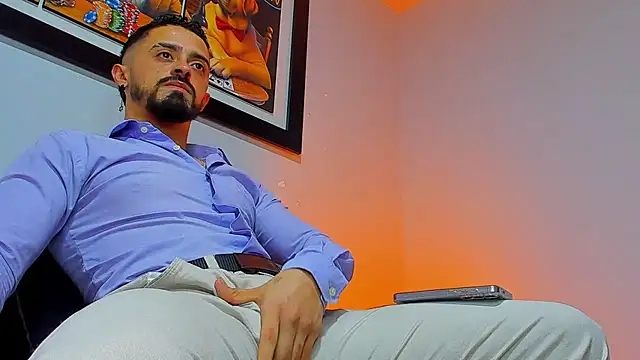 Snapshot of MAXIMUS_MASTE3 chatting on 10.23.25 MAXIMUS MASTE3 online show from 10.23.25