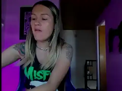 Snapshot of kim_jeins11 chatting on 12.08.24 kim jeins11 online show from 12.08.24