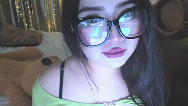 Snapshot of cutie_sakura chatting on 12.23.24 cutie sakura online show from 12.23.24