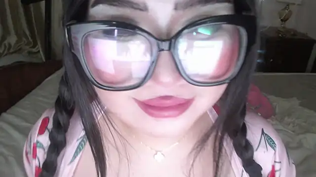 Snapshot of cutie_sakura chatting on 03.02.25 cutie sakura online show from 03.02.25