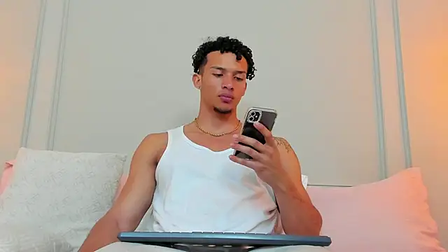 Dominick star online show from 01.11.25