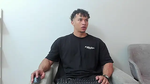 Dominick star online show from 02.12.25