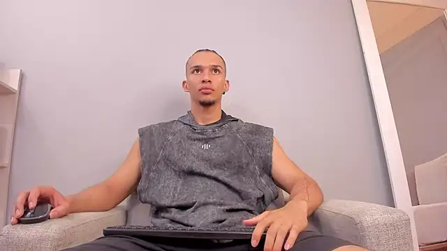 Dominick star online show from 11.05.25