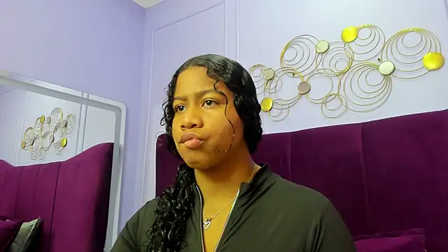 Sofi Fox  online show from 02.23.25