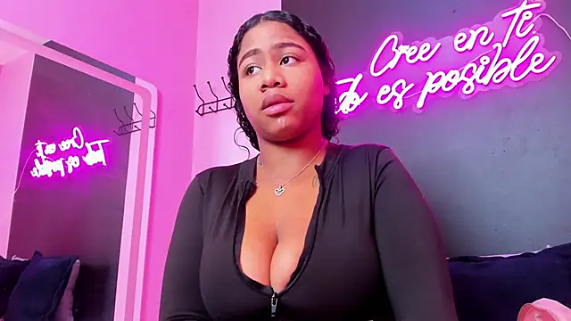 Sofi Fox  online show from 03.04.25