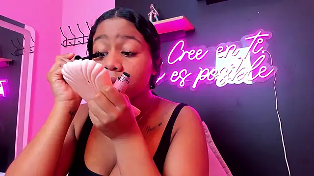 Sofi Fox  online show from 03.21.25