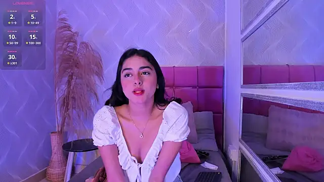 Snapshot of natalia_aguirre1 chatting on 03.17.25 natalia aguirre1 online show from 03.17.25