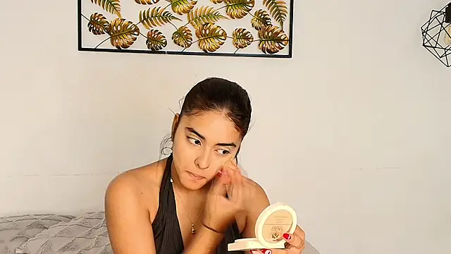 Snapshot of natalia_aguirre1 chatting on 09.23.25 natalia aguirre1 online show from 09.23.25