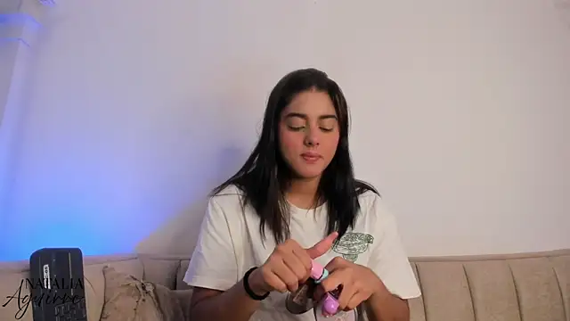 Snapshot of natalia_aguirre1 chatting on 11.19.25 natalia aguirre1 online show from 11.19.25