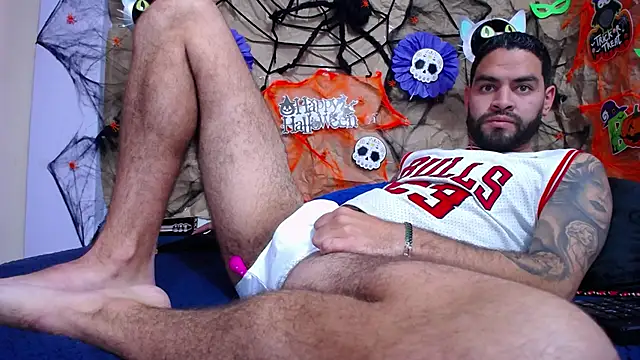 Snapshot of akeemdavid_05 chatting on 10.10.25 akeemdavid 05 online show from 10.10.25