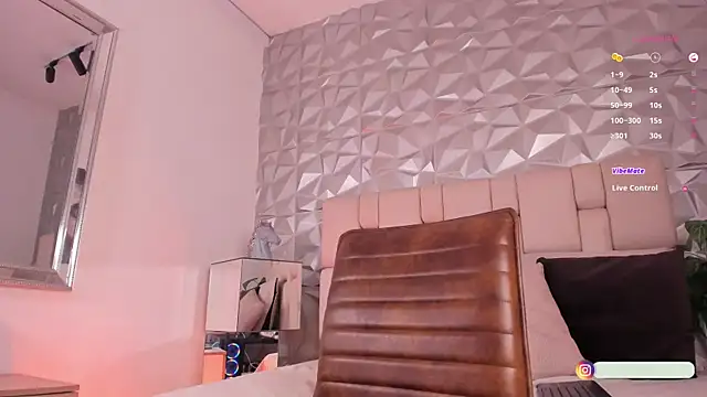 lexiee grey  online show from 01.21.25