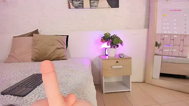 lexiee grey  online show from 02.12.25