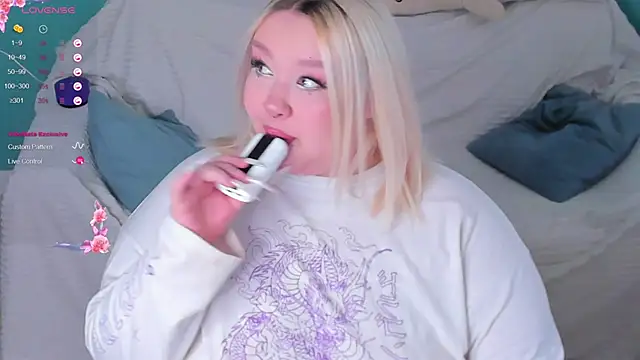 LilyBelll online show from 02.05.25