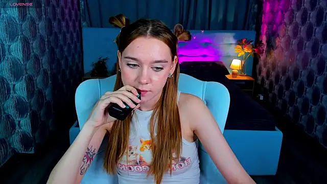 Snapshot of Lesi_Moonie01 chatting on 03.10.25 Lesi Moonie01 online show from 03.10.25