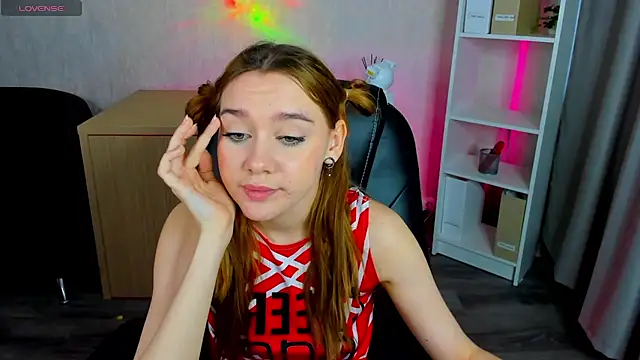 Snapshot of Lesi_Moonie01 chatting on 03.16.25 Lesi Moonie01 online show from 03.16.25