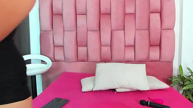 EmmaRossem online show from 01.16.25