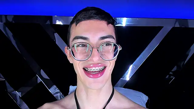 MaxiRogers online show from 01.12.25