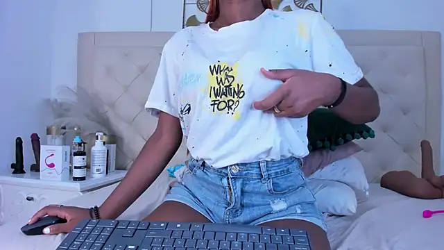  chloe adams online show from 03.11.25