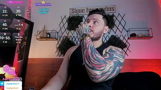 Snapshot of Angelgraham_1 chatting on 12.05.25 Angelgraham 1 online show from 12.05.25