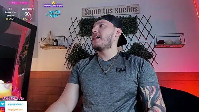 Snapshot of Angelgraham_1 chatting on 12.17.25 Angelgraham 1 online show from 12.17.25