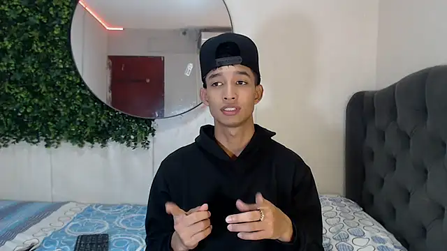 jose sexycumm online show from 03.17.25