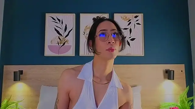 GabyPetit online show from 10.04.25