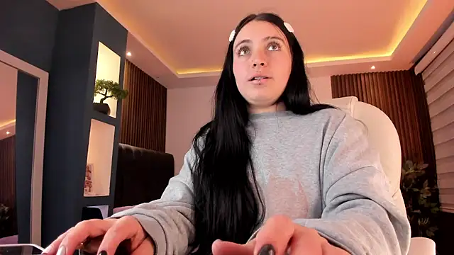 Lucy Smith2 online show from 12.20.24