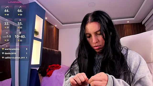 Lucy Smith2 online show from 01.24.25