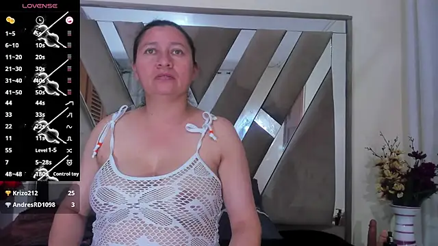 LILITH TORRES1 online show from 03.13.25