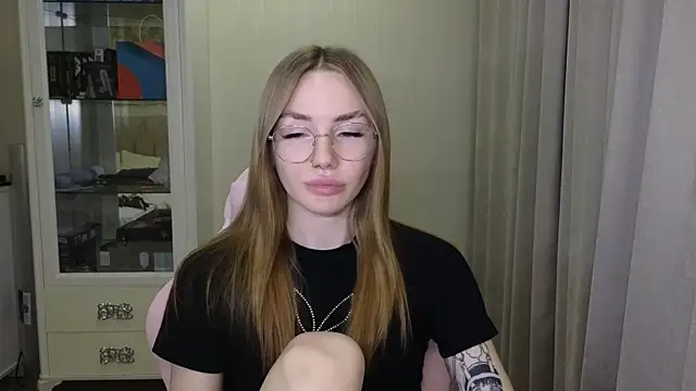 littlevildevil online show from 12.03.24