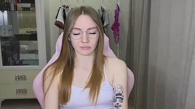 littlevildevil online show from 01.28.25