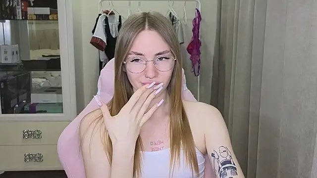 littlevildevil online show from 01.28.25