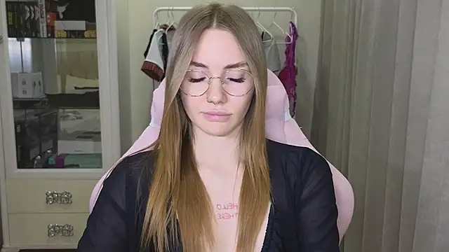 littlevildevil online show from 01.29.25