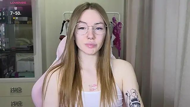 littlevildevil online show from 02.21.25