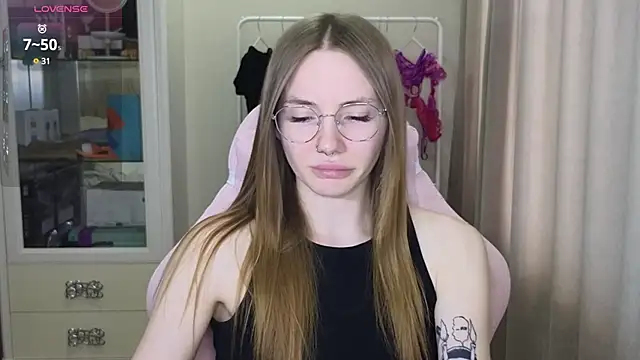 littlevildevil online show from 03.08.25