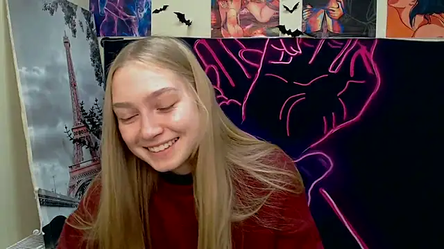 Snapshot of MademoiselleCl chatting on 12.08.24 MademoiselleCl online show from 12.08.24