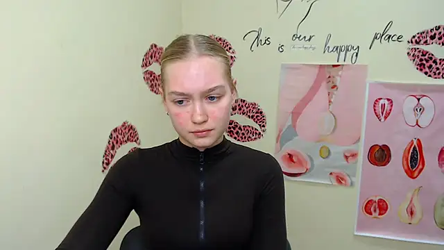 Snapshot of MademoiselleCl chatting on 12.13.24 MademoiselleCl online show from 12.13.24