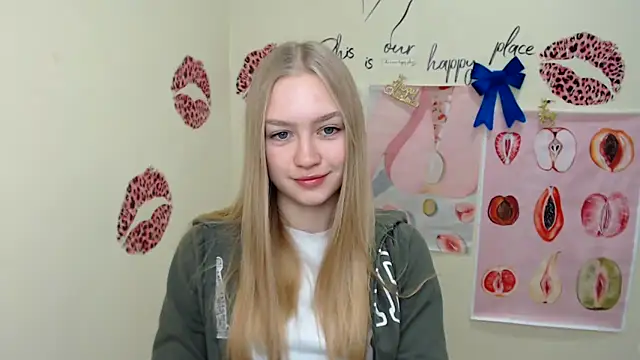 Snapshot of MademoiselleCl chatting on 12.21.24 MademoiselleCl online show from 12.21.24