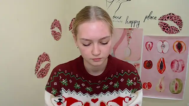 Snapshot of MademoiselleCl chatting on 01.05.25 MademoiselleCl online show from 01.05.25