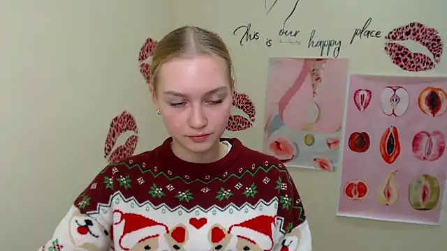 Snapshot of MademoiselleCl chatting on 01.08.25 MademoiselleCl online show from 01.08.25