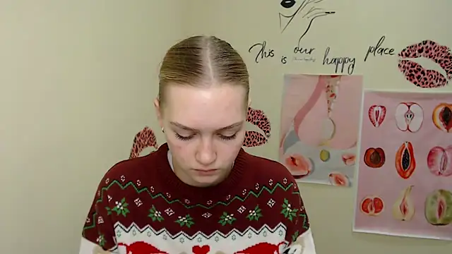 Snapshot of MademoiselleCl chatting on 01.11.25 MademoiselleCl online show from 01.11.25