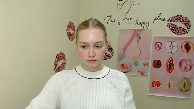 Snapshot of MademoiselleCl chatting on 01.17.25 MademoiselleCl online show from 01.17.25