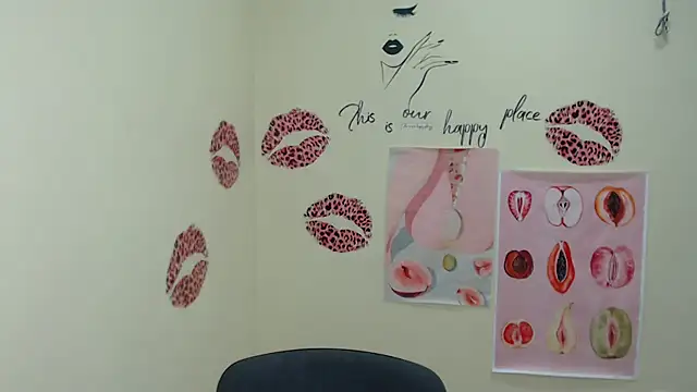 Snapshot of MademoiselleCl chatting on 01.19.25 MademoiselleCl online show from 01.19.25