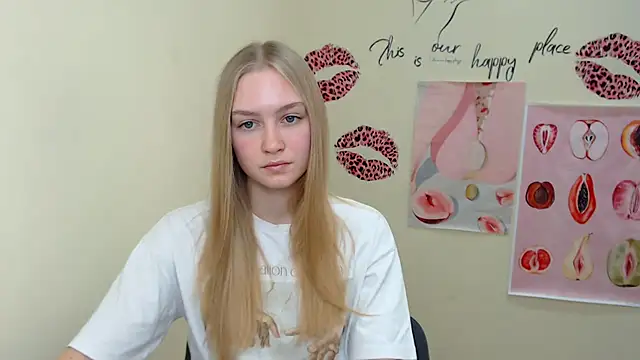 Snapshot of MademoiselleCl chatting on 01.19.25 MademoiselleCl online show from 01.19.25