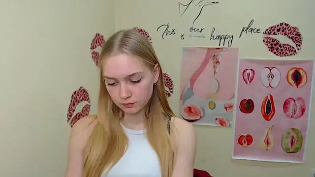 Snapshot of MademoiselleCl chatting on 01.25.25 MademoiselleCl online show from 01.25.25