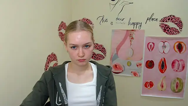 Snapshot of MademoiselleCl chatting on 01.29.25 MademoiselleCl online show from 01.29.25